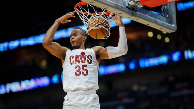 Cleveland Cavaliers forward Isaac Okoro (35) dunks the ball against the New Orleans Pelicans during the second quarter at Smoothie King Center.